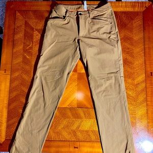 Khaki Lululemon ABC pants size: 32